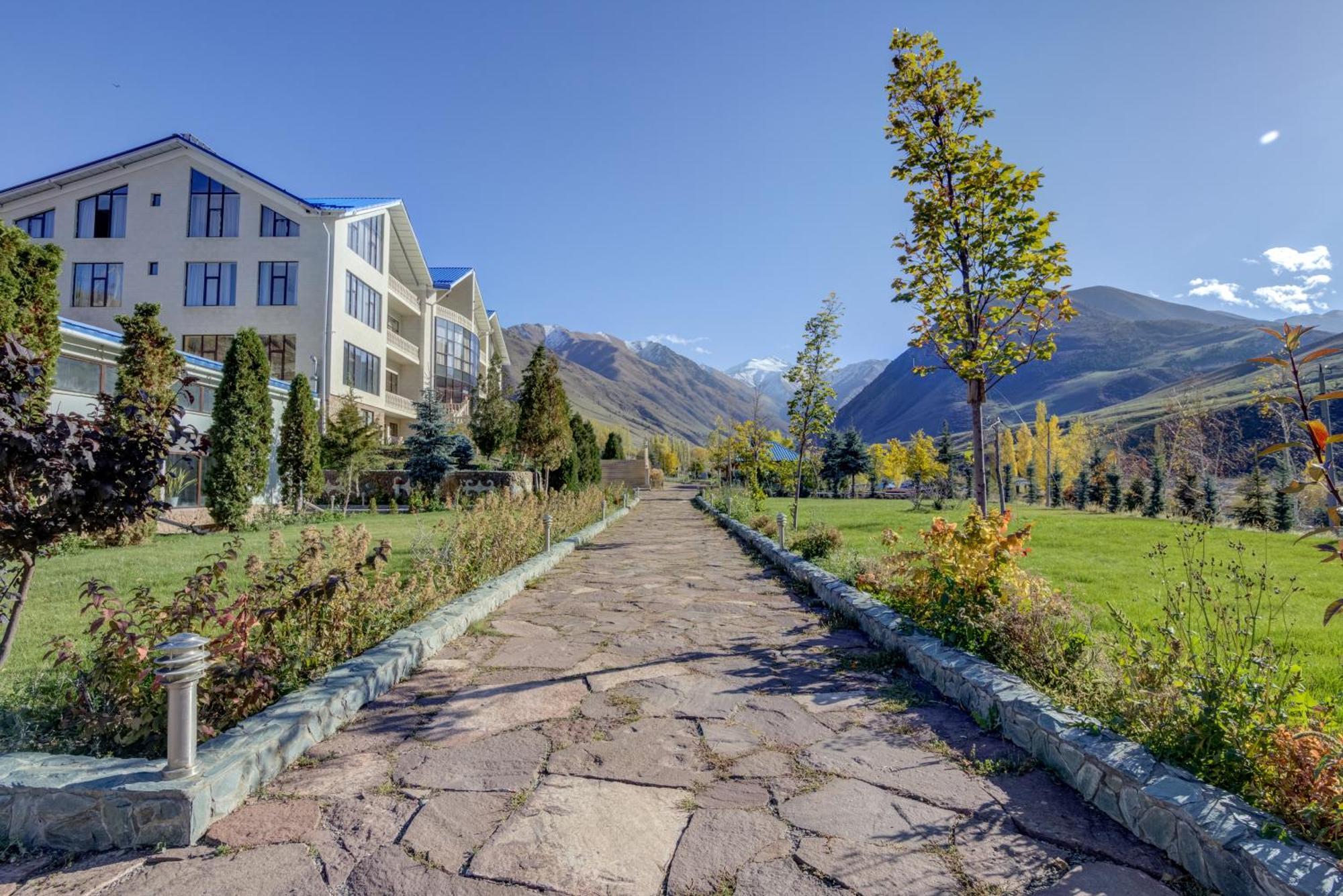 Kara-Bulak Mountain View Hot Spring Resort מראה חיצוני תמונה