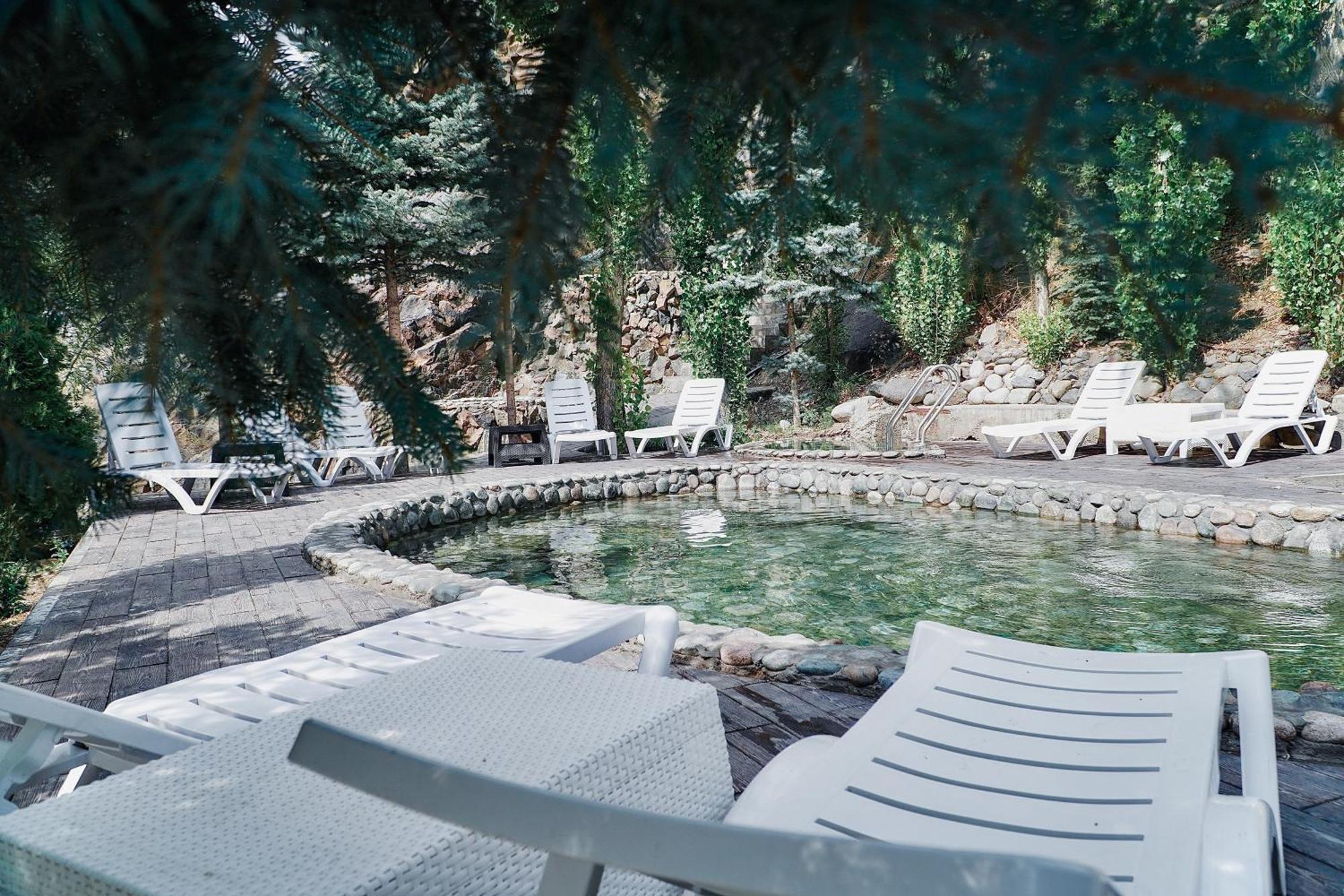 Kara-Bulak Mountain View Hot Spring Resort מראה חיצוני תמונה